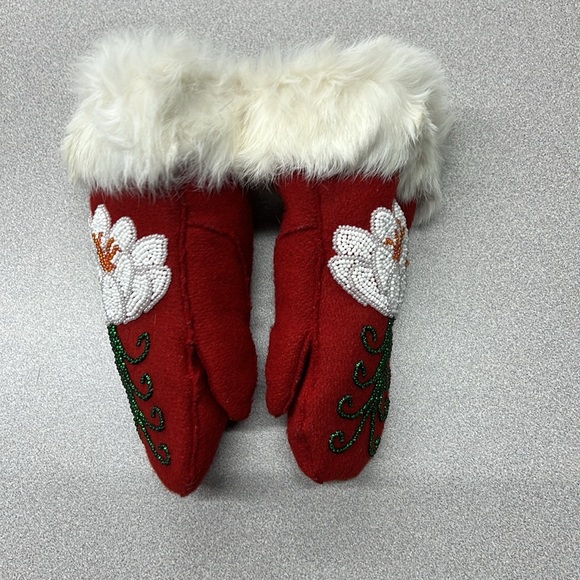 Rabbit Fur and Beaded Lotus Flower Mittens - Picture 7 of 8